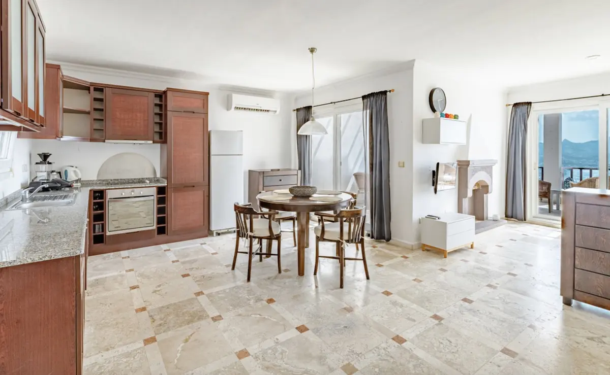 Fitted kitchen